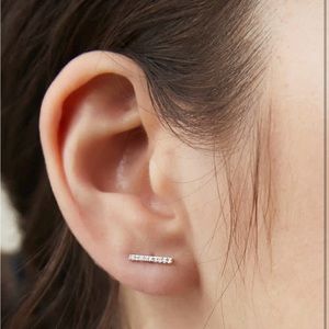 Mejuri Single Pavé Diamonds Long Bar Stud